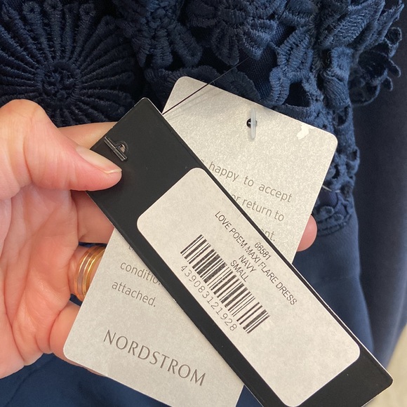 BRAND NEW Lulus Love Poem Picture Perfect Navy Blue Lace Halter Maxi Dress - Picture 8 of 8